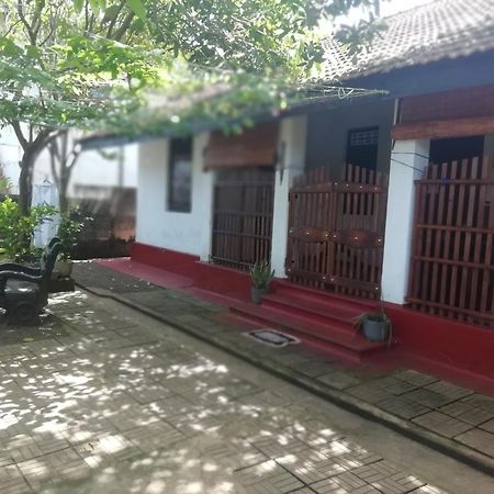 Ami place Hikkaduwa Exterior foto