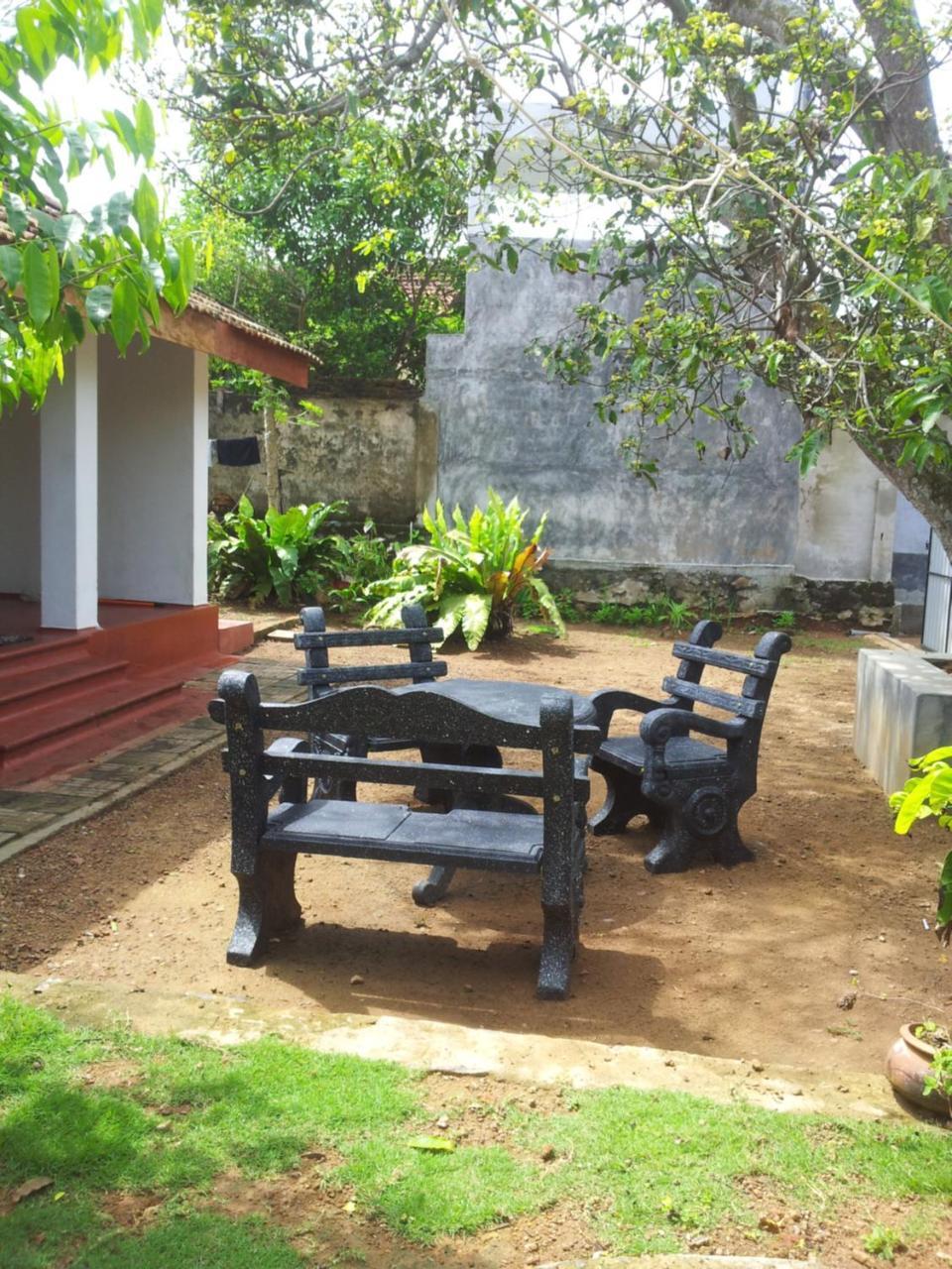 Ami place Hikkaduwa Exterior foto