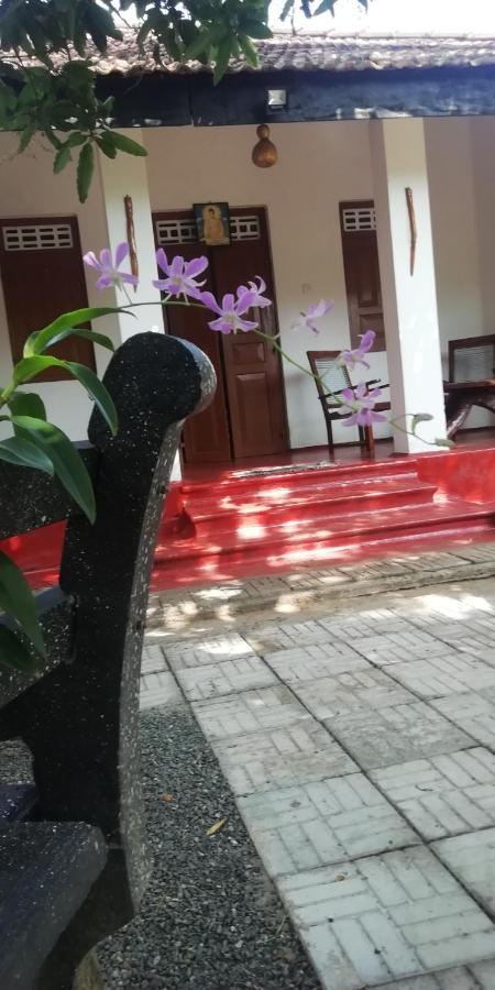 Ami place Hikkaduwa Exterior foto